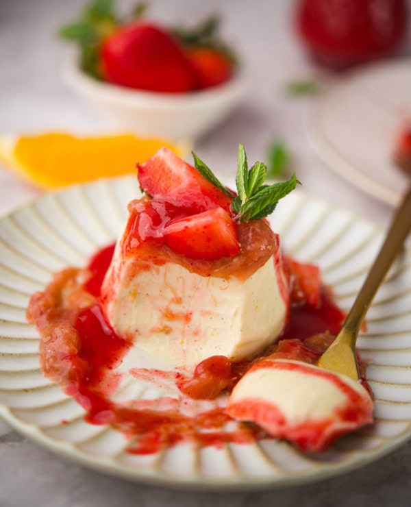 Roundup Image for Mother&rsquo;s Day Desserts to Celebrate the Women Who Raised Us