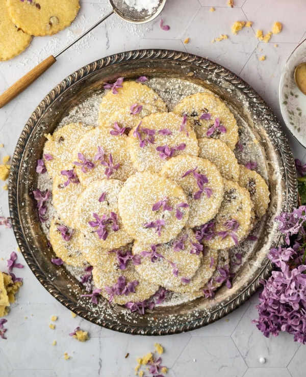 Roundup Image for Fresh Spring Dessert Ideas