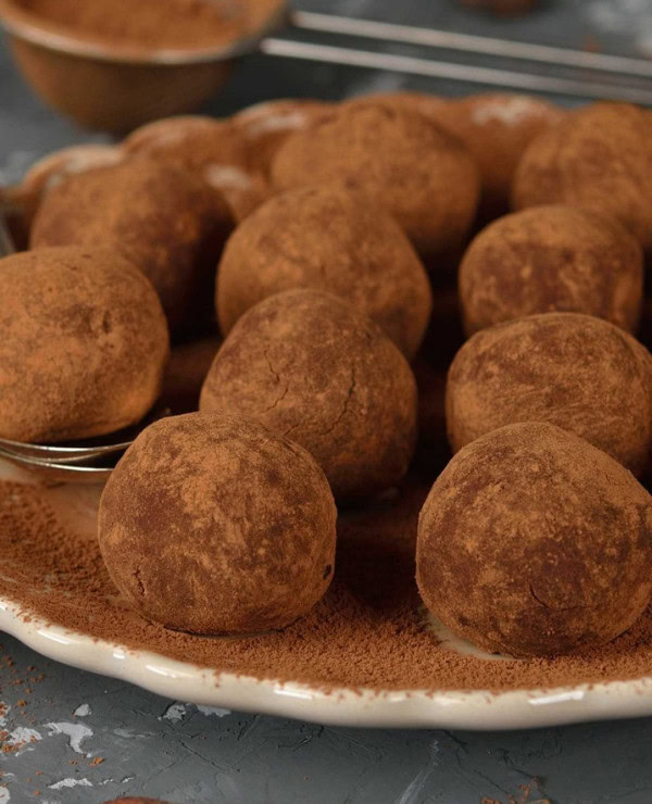 Roundup Image for Healthy & Delicious Valentine's Desserts You'll Fall in Love With 