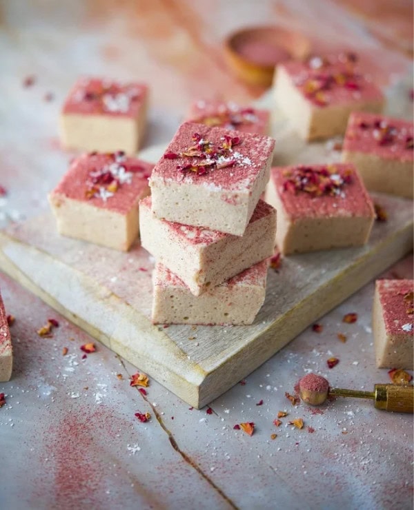 Roundup Image for Best Thanksgiving Desserts 