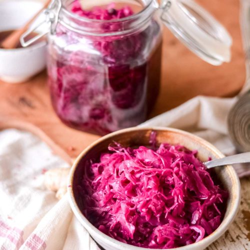 Easy Pickled Red Cabbage
